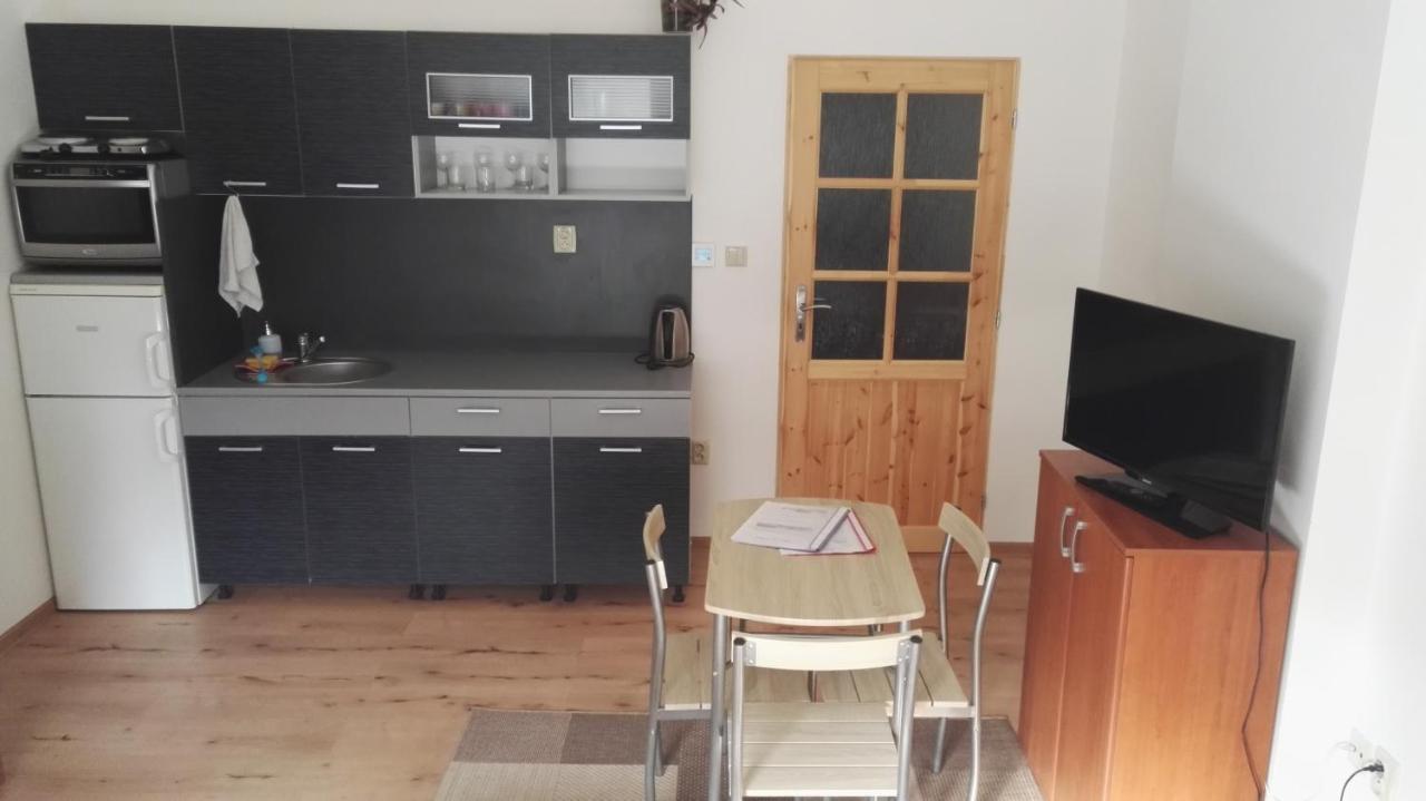 Ubytování v soukromí Opolany u Poděbrad Esterno foto