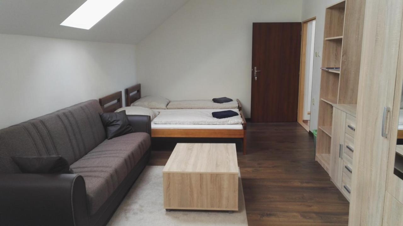 Ubytování v soukromí Opolany u Poděbrad Esterno foto